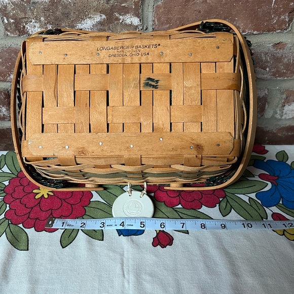 Longaberger 1996 Holiday Cheer Basket - Picture 6 of 10